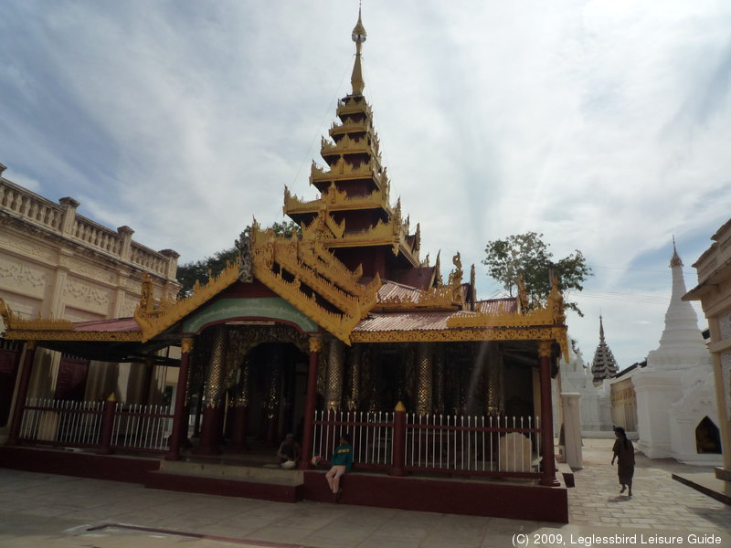Shwezigon Paya16